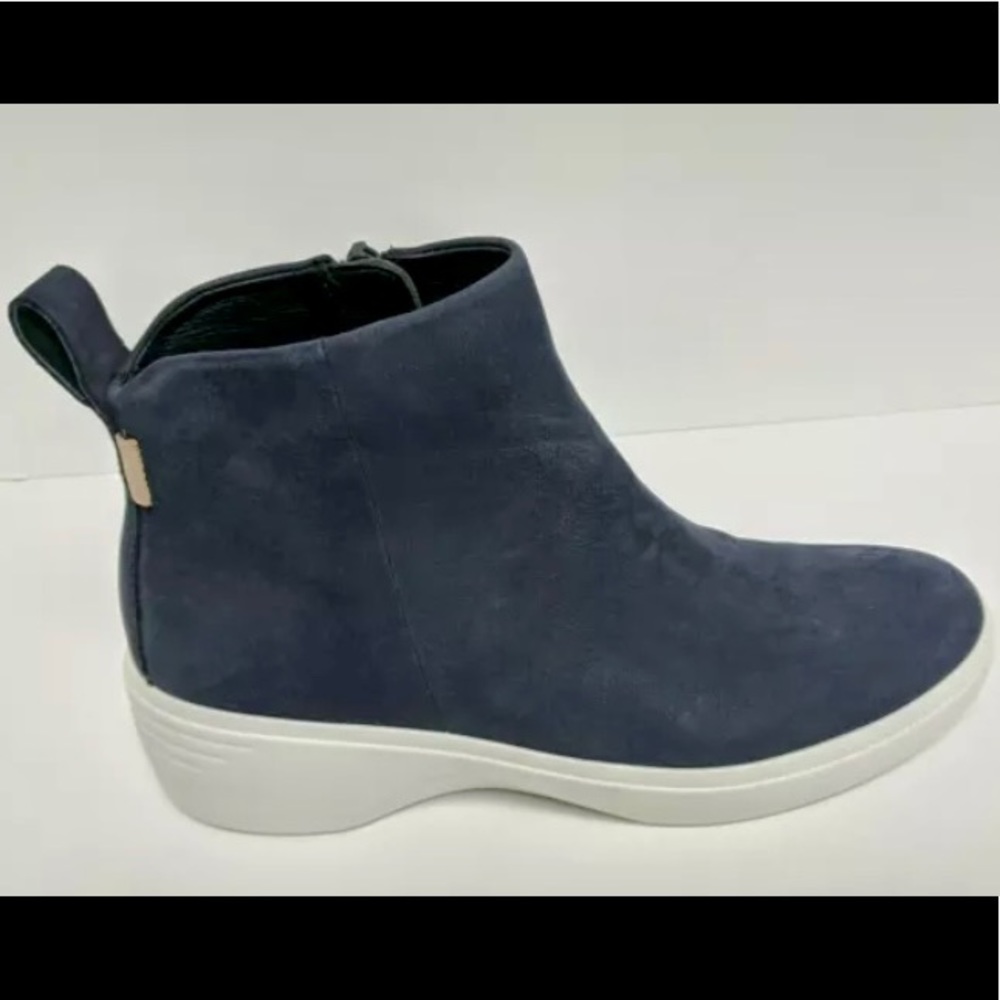 NIB Ecco Soft 7 wedge ankle booties for women in navy.